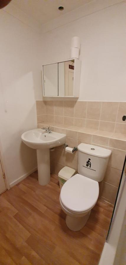 Spacious And Serene Stay Near Milton Keynes Centre Willen Eksteriør billede