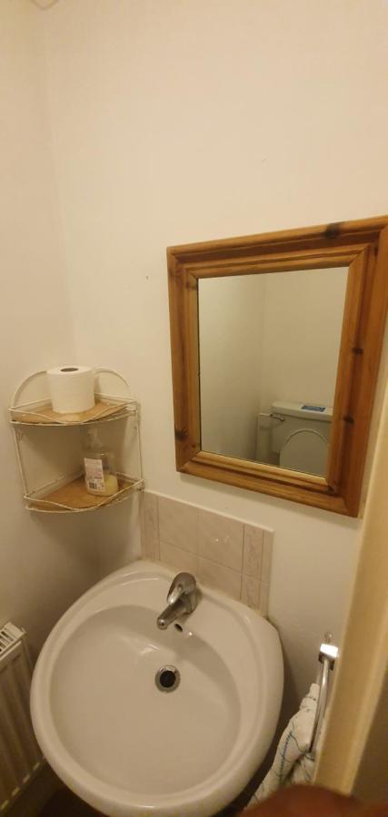 Spacious And Serene Stay Near Milton Keynes Centre Willen Eksteriør billede